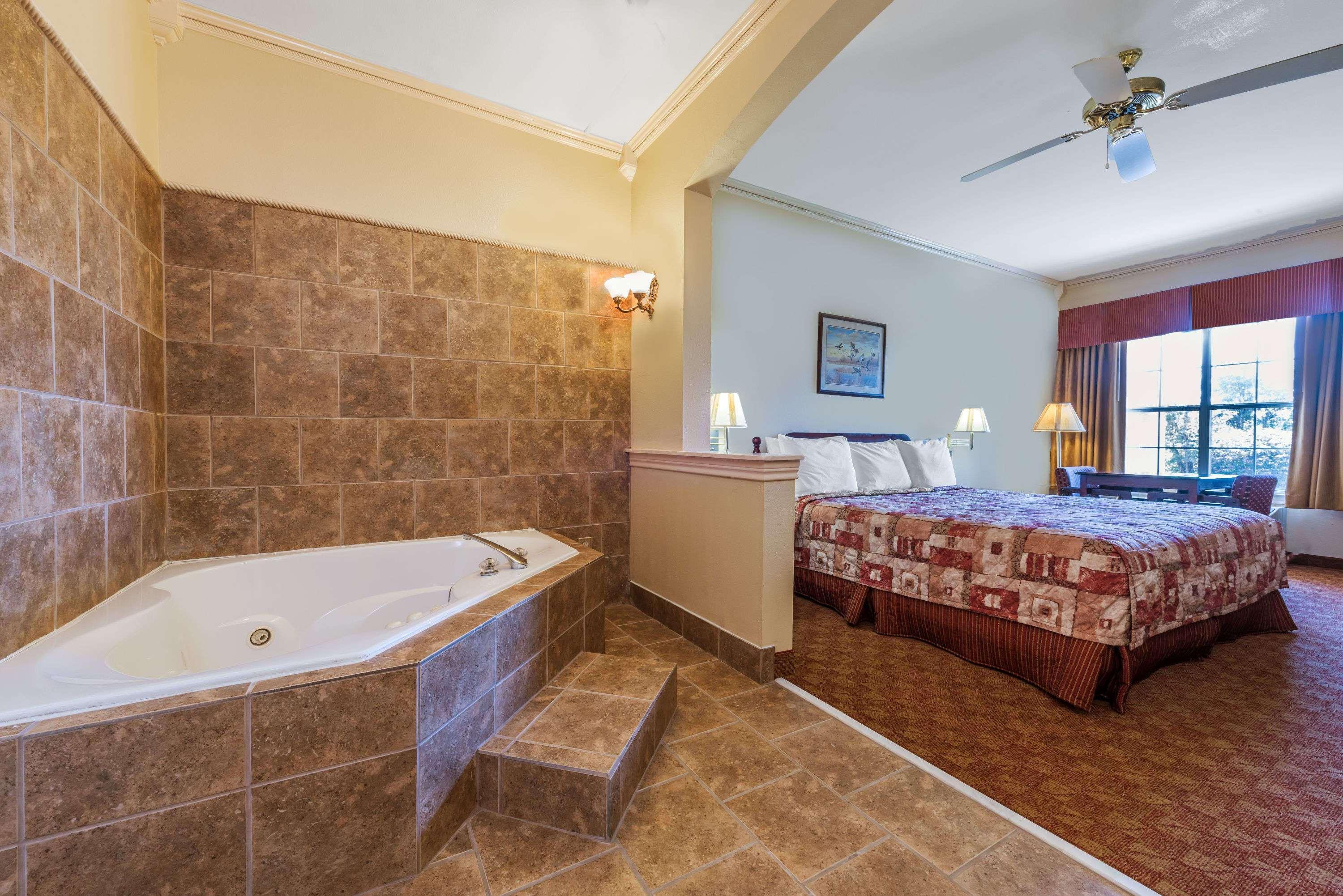 Super 8 By Wyndham Greenville Extérieur photo